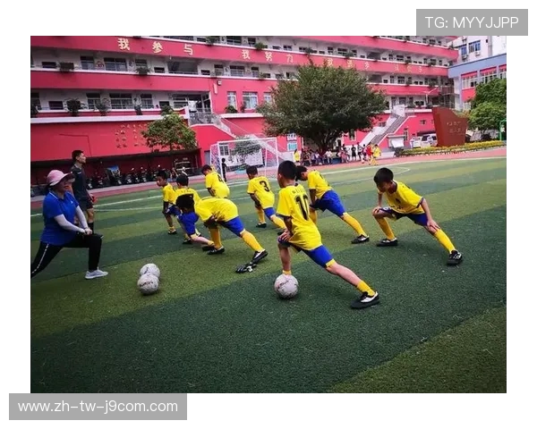 乐里中学足球教练带领球队奋勇拼搏成就辉煌成绩的背后故事