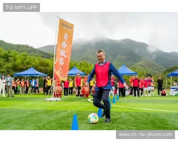 丰都村足球友谊赛激情上演 展现村民团结拼搏精神与体育风采